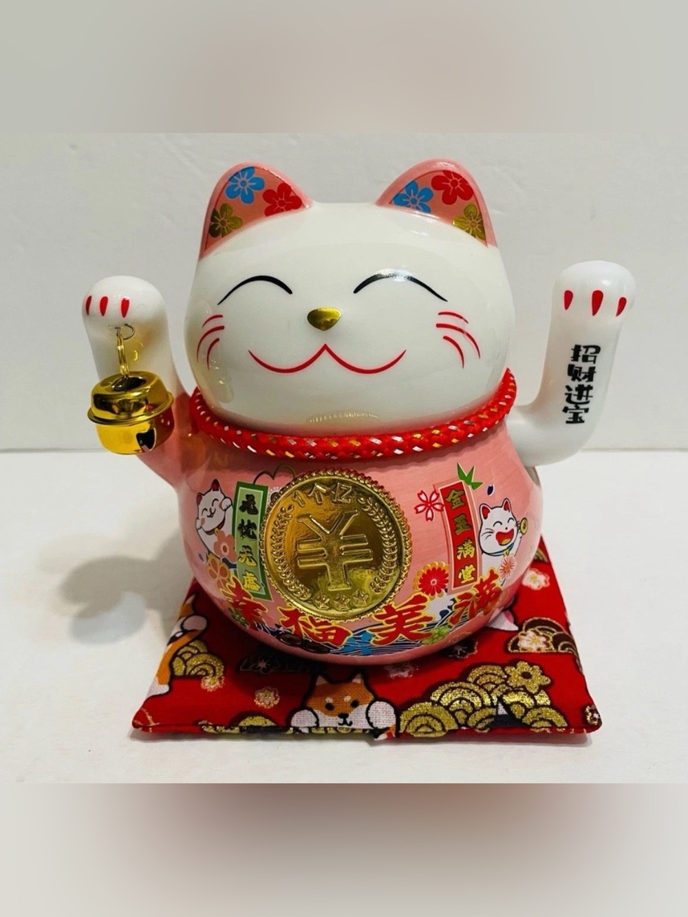 Lucky Cat Ceramic waving hand Figurine - Pink / battery operated 5”Tall.New